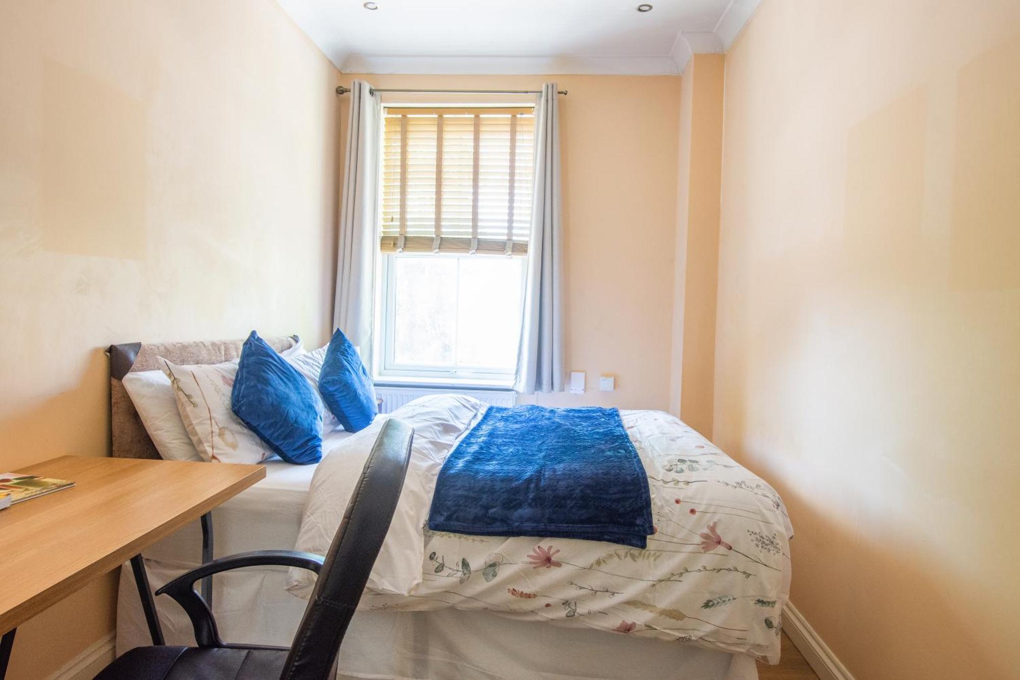 Apartment Evergreen Apartments, Flat 3, London