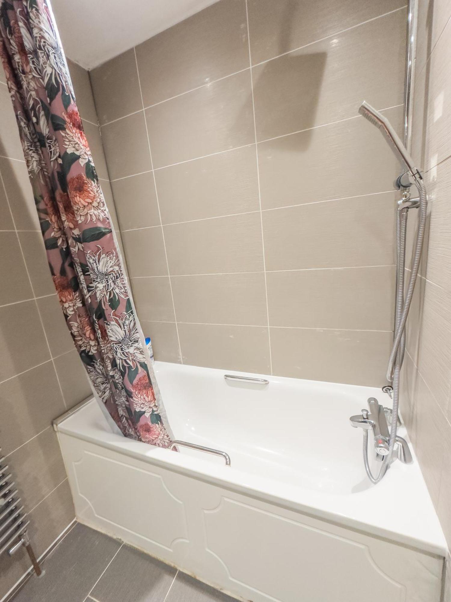 Evergreen Apartments, Flat 3, London
