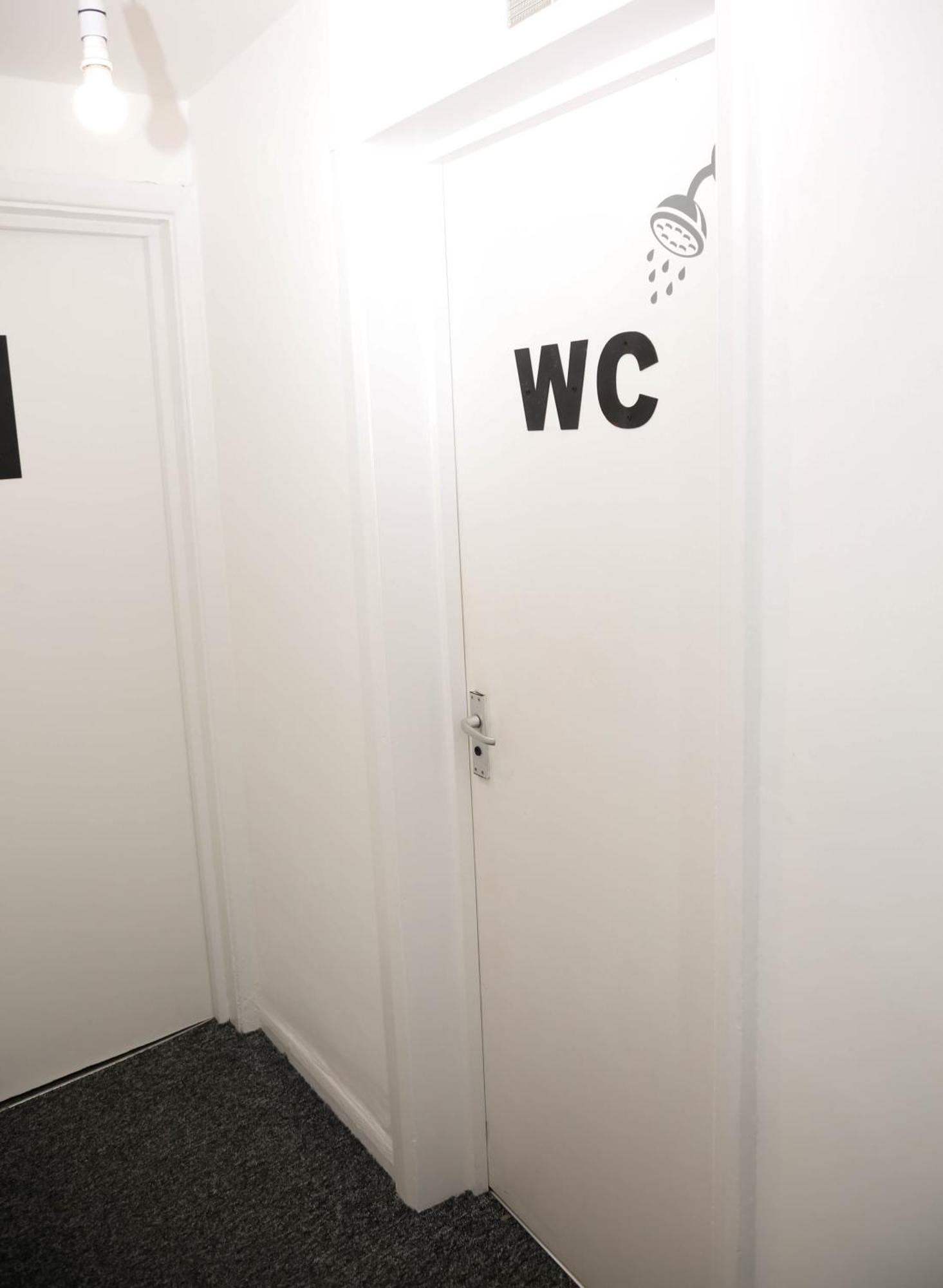 Stylish 1-minute Walk To Camden Town Metro, Shops, Cafes, Bars & Restaurants With Shared Bathrooms Accommodatie bij particulieren