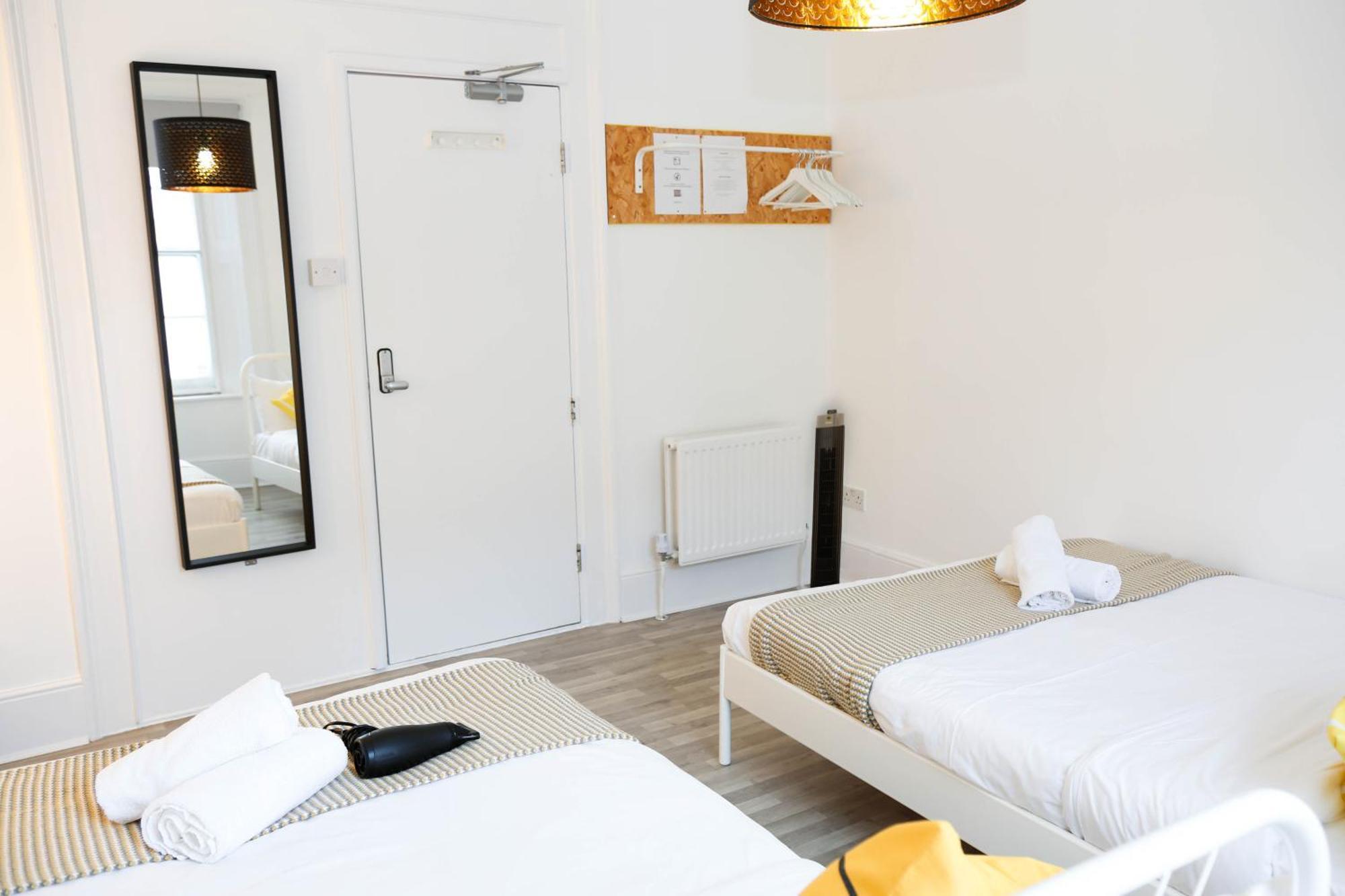 Stylish 1-minute Walk To Camden Town Metro, Shops, Cafes, Bars & Restaurants With Shared Bathrooms Privat overnatting