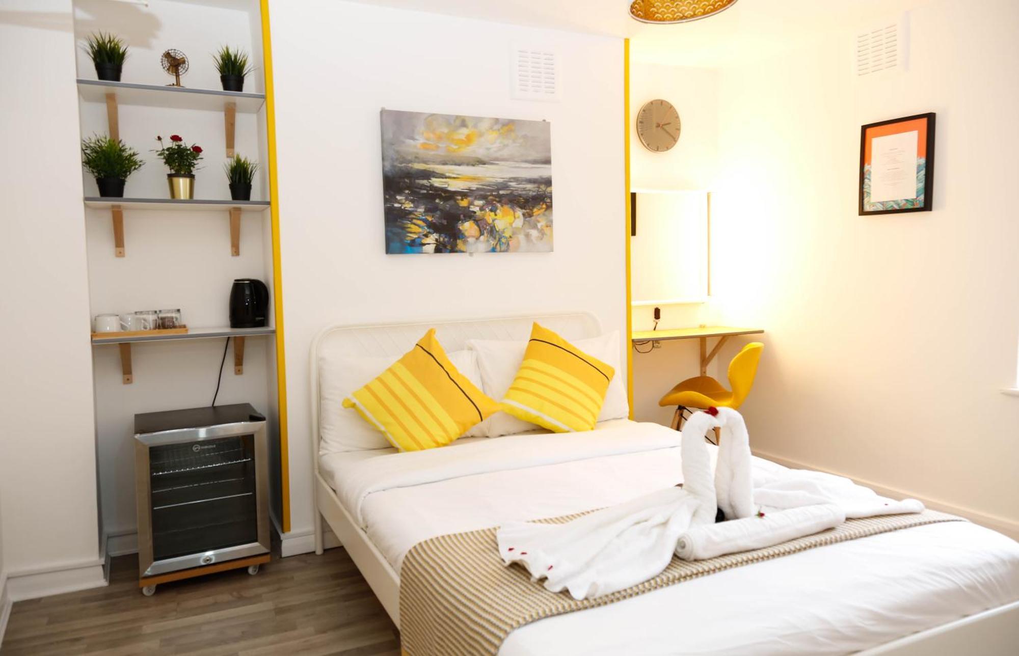 Stylish 1-minute Walk To Camden Town Metro, Shops, Cafes, Bars & Restaurants With Shared Bathrooms * London