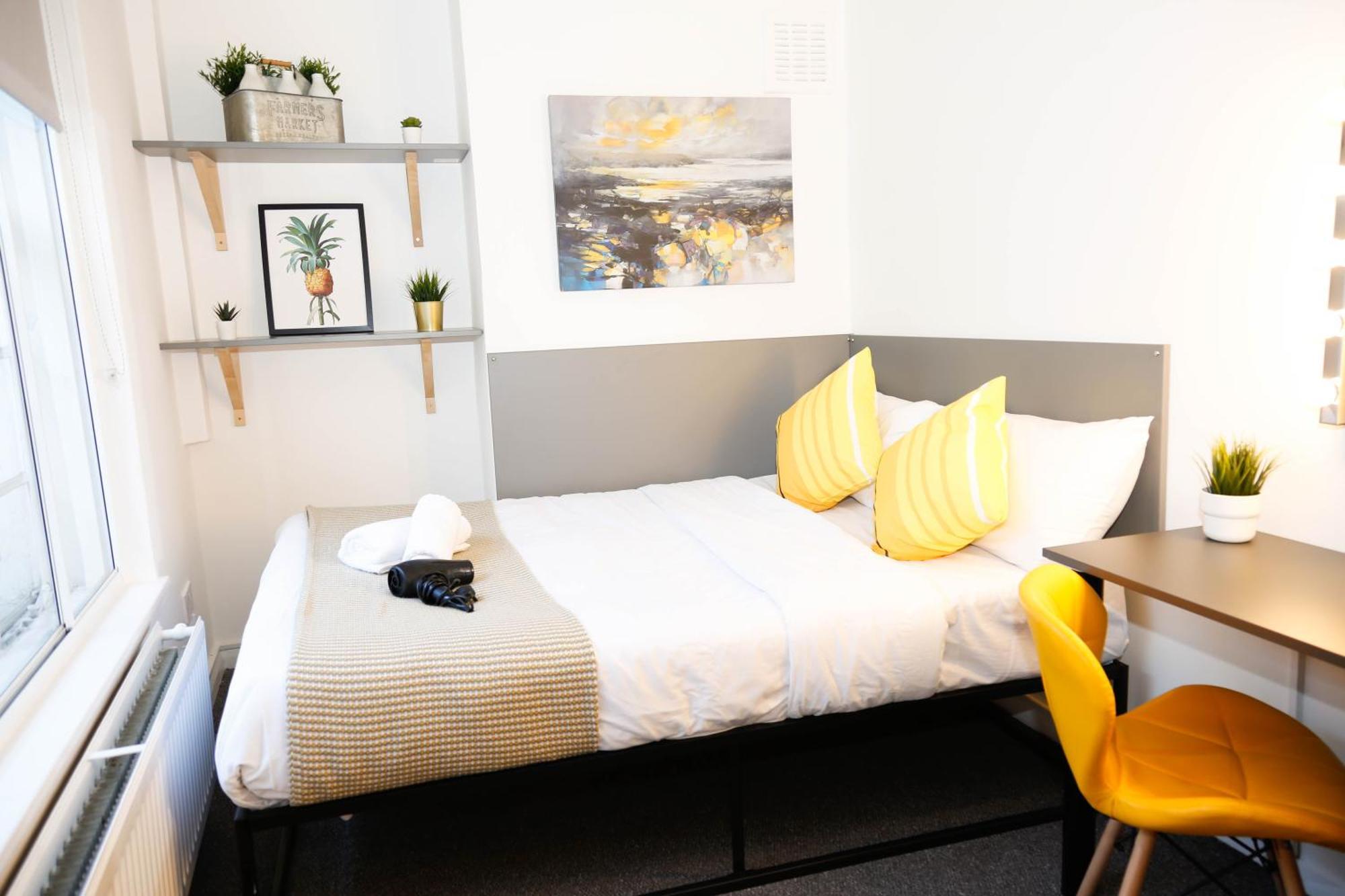Stylish 1-minute Walk To Camden Town Metro, Shops, Cafes, Bars & Restaurants With Shared Bathrooms Privat overnatting