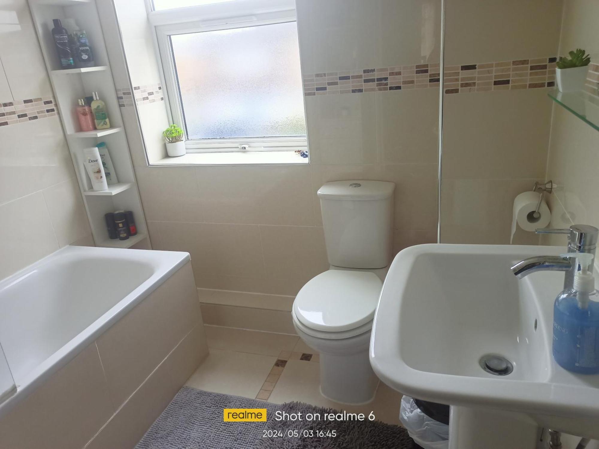 Privatunterkunft Goldy's Place In E17 Room2 *