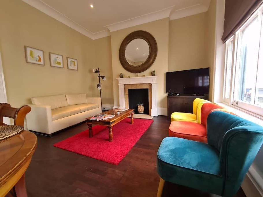 Modern And Spacious In South Kensington * London