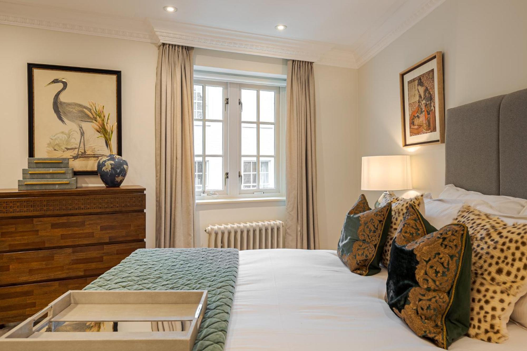 Modern 3 Bedroom Luxury House With Garage In London