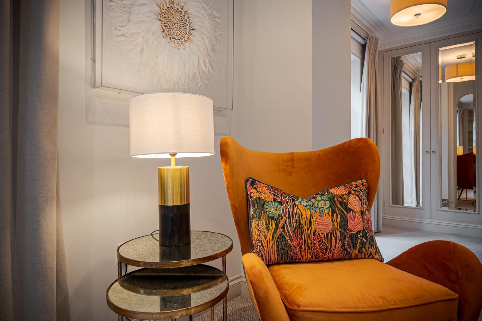 Apartment Modern 3 Bedroom Luxury House With Garage In