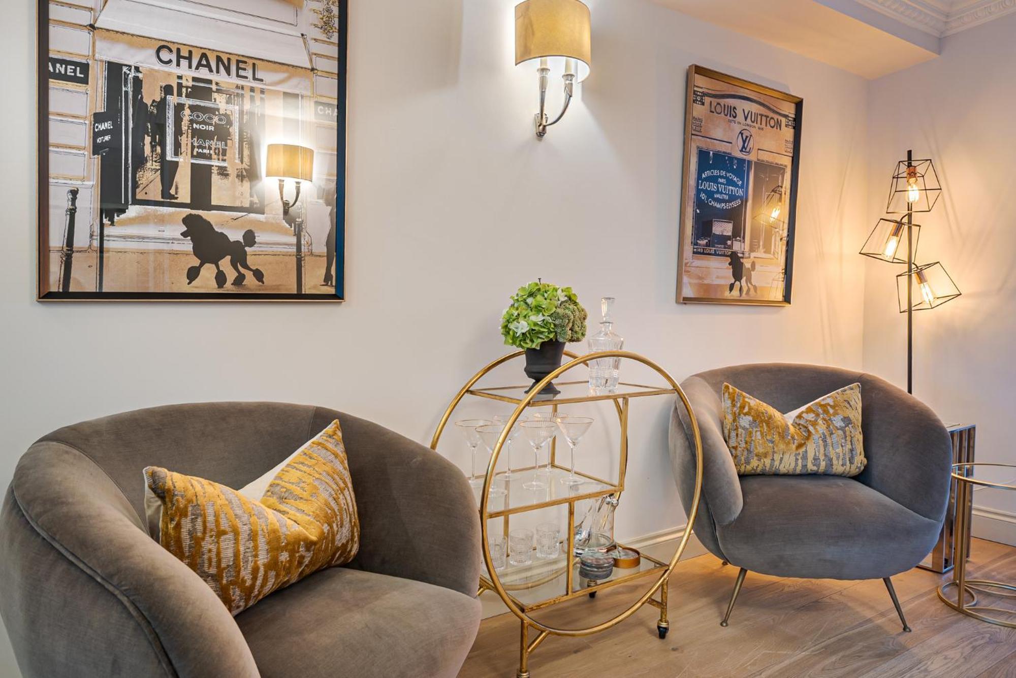 Apartment Modern 3 Bedroom Luxury House With Garage In London