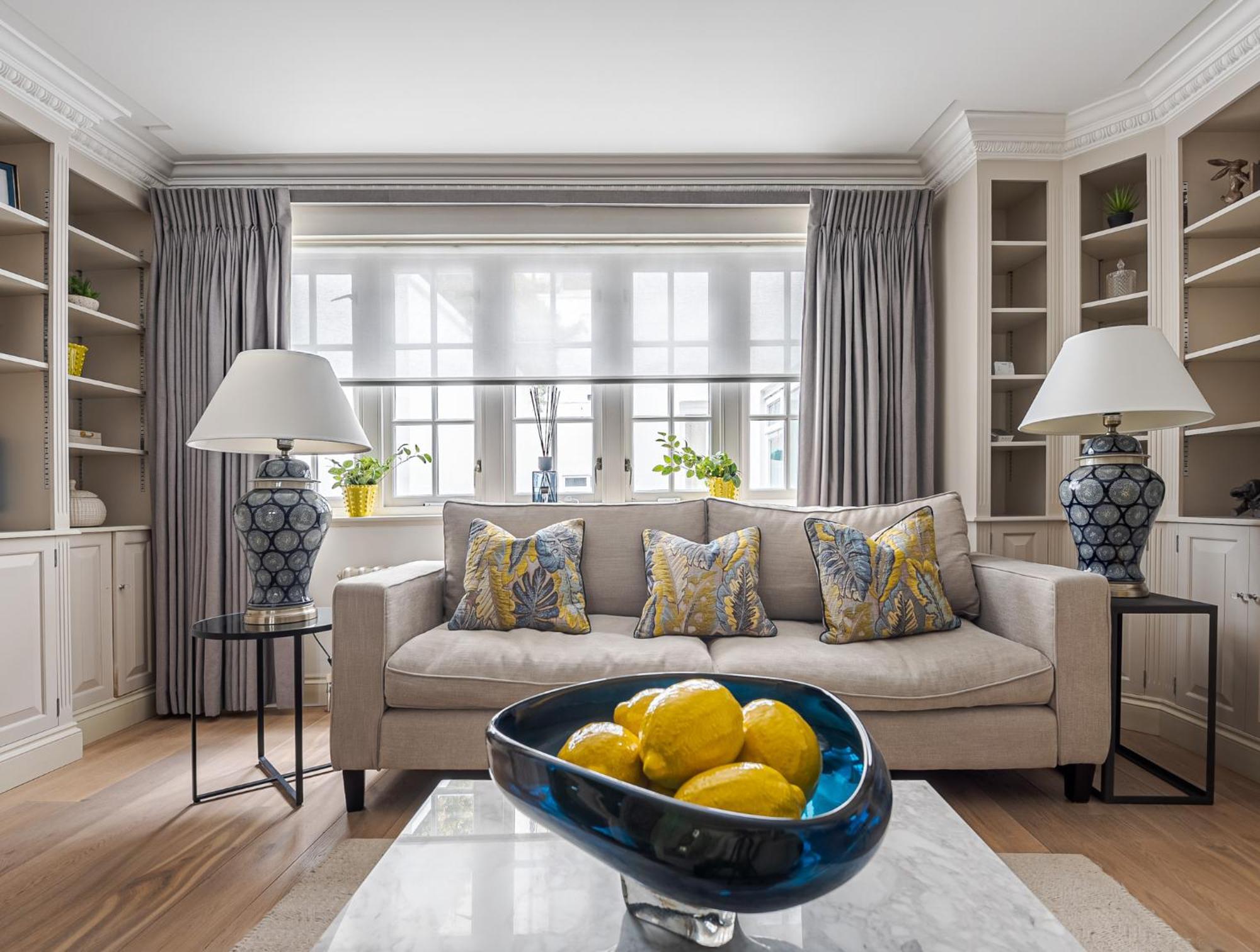 Apartment Modern 3 Bedroom Luxury House With Garage In