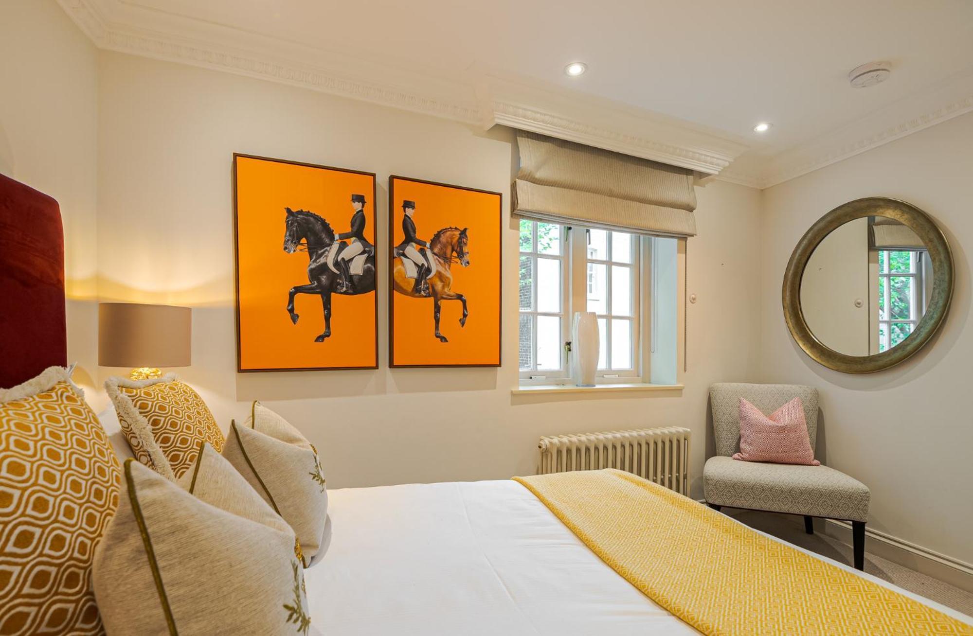 Modern 3 Bedroom Luxury House With Garage In Apartment London