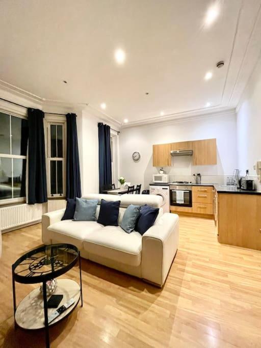 A Charming One Double Bedroom Flat * London