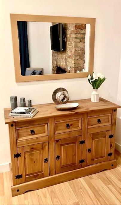 A Charming One Double Bedroom Flat Apartment