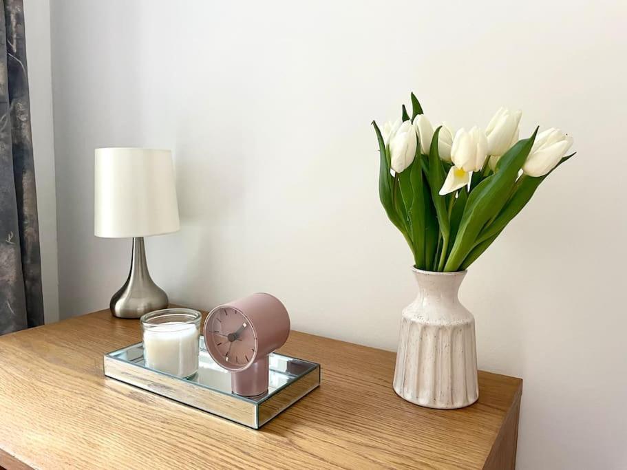 A Charming One Double Bedroom Flat Apartment *