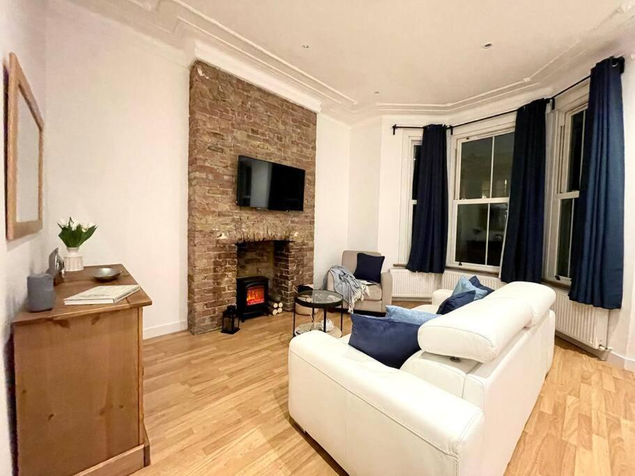 Apartment A Charming One Double Bedroom Flat