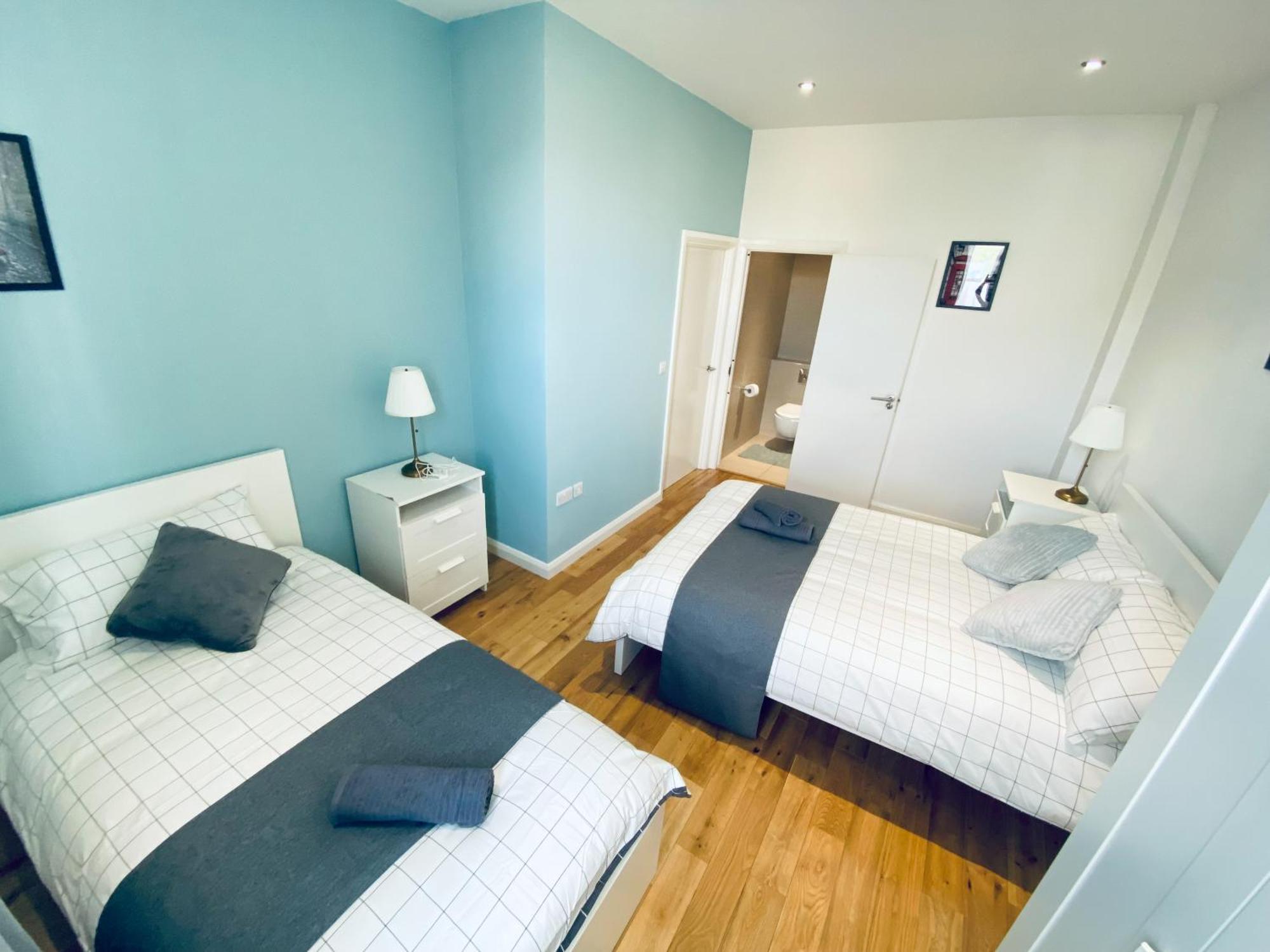 2 Bedroom Flat - 2 Bath - 15 Min Camden Town London