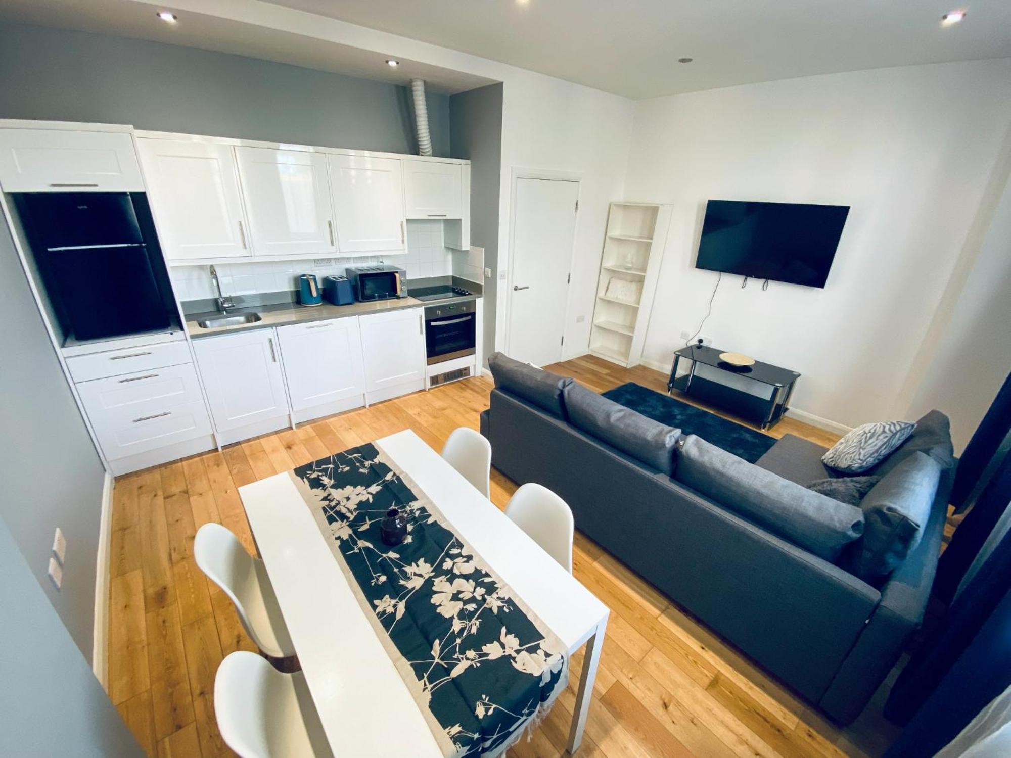 2 Bedroom Flat - 2 Bath - 15 Min Camden Town Apartment