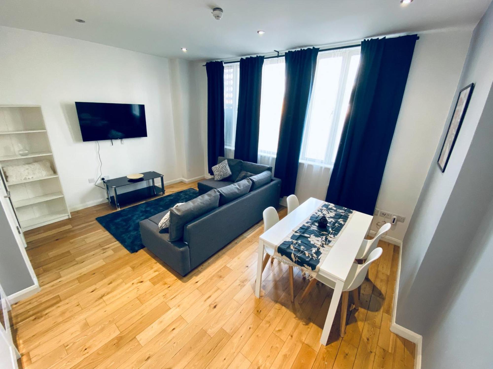 2 Bedroom Flat - 2 Bath - 15 Min Camden Town Apartment London