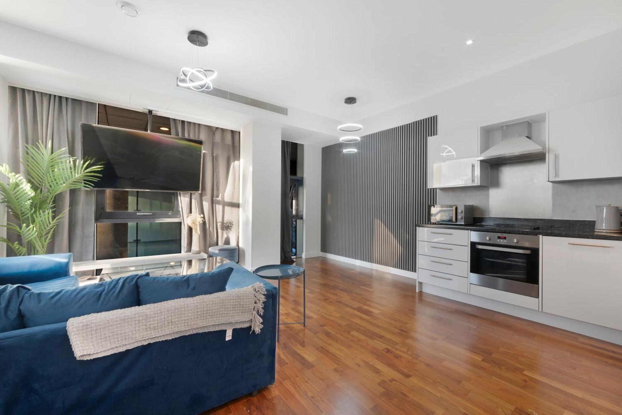 Riverside 2 Bedroom Stratford * Londen
