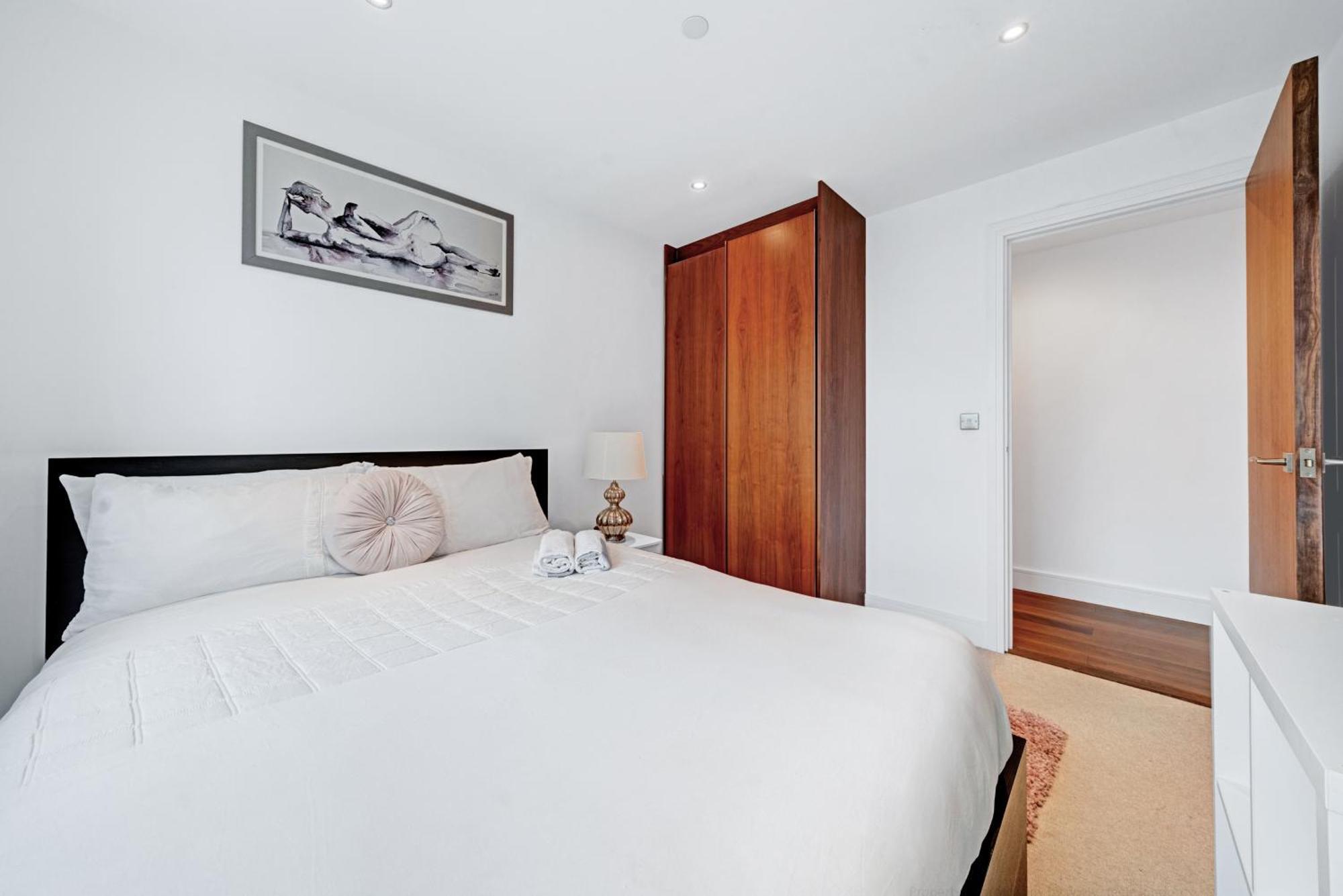 3bed 2bath With High Rise View Canary Wharf London