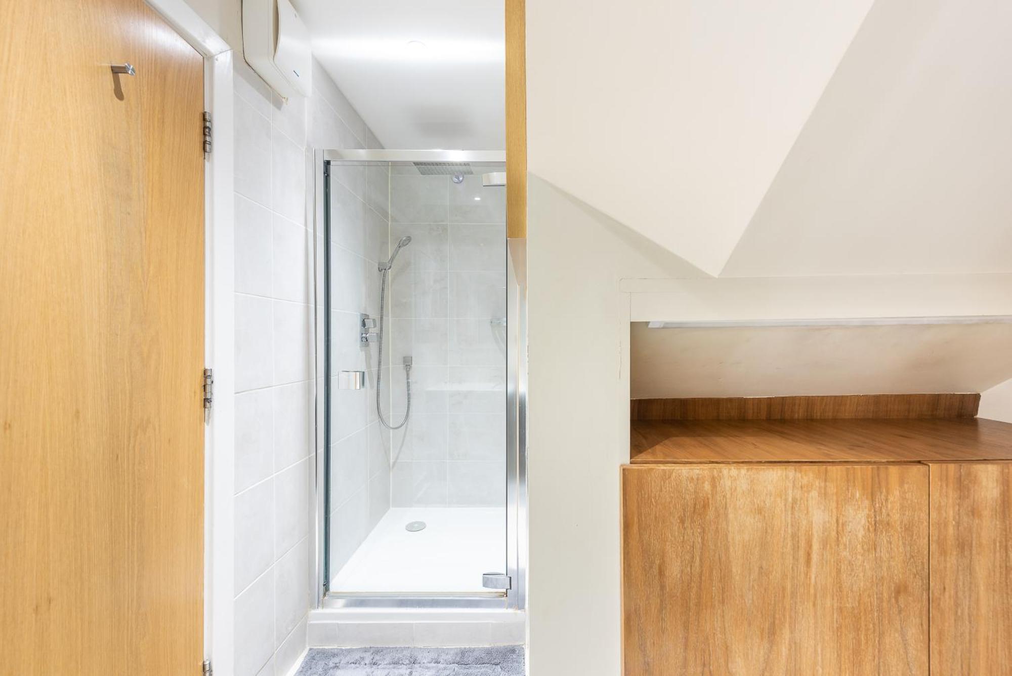 Moments From Hyde Park And Notting Hill, Free Luggage Storage And Washing Machine Dryer Apartment