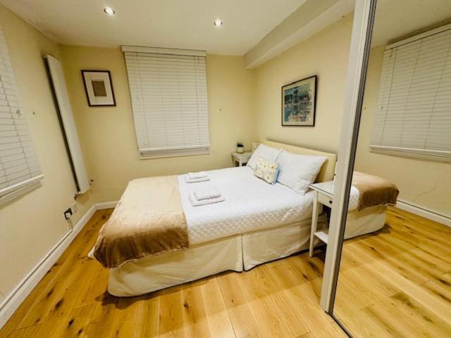 Notting Hill & Hyde Park, Prime Location, Cozy 2-3 Bed Apartment, Close To Kensington Palace & Oxford St,1 Minute To Tube *
