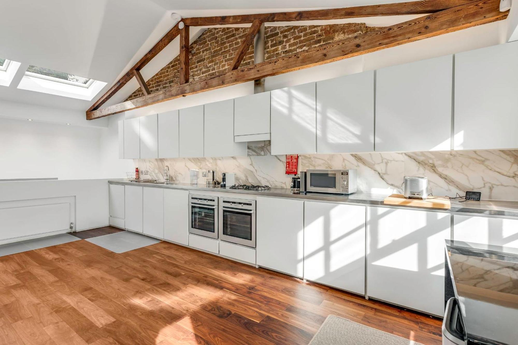Luxury Loft-style Mews House Holiday home London