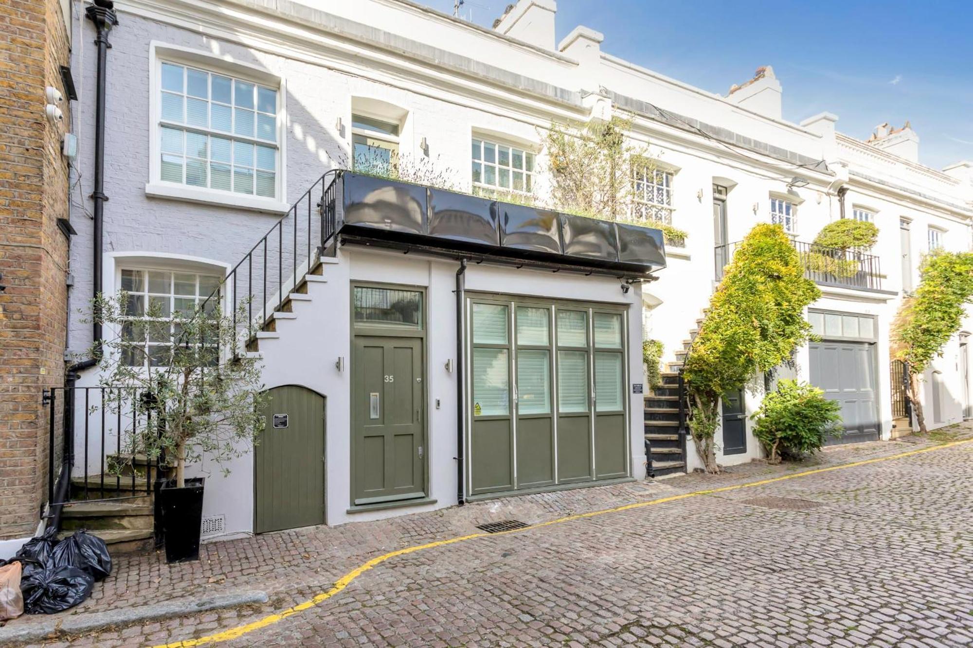 Luxury Loft-style Mews House Holiday home