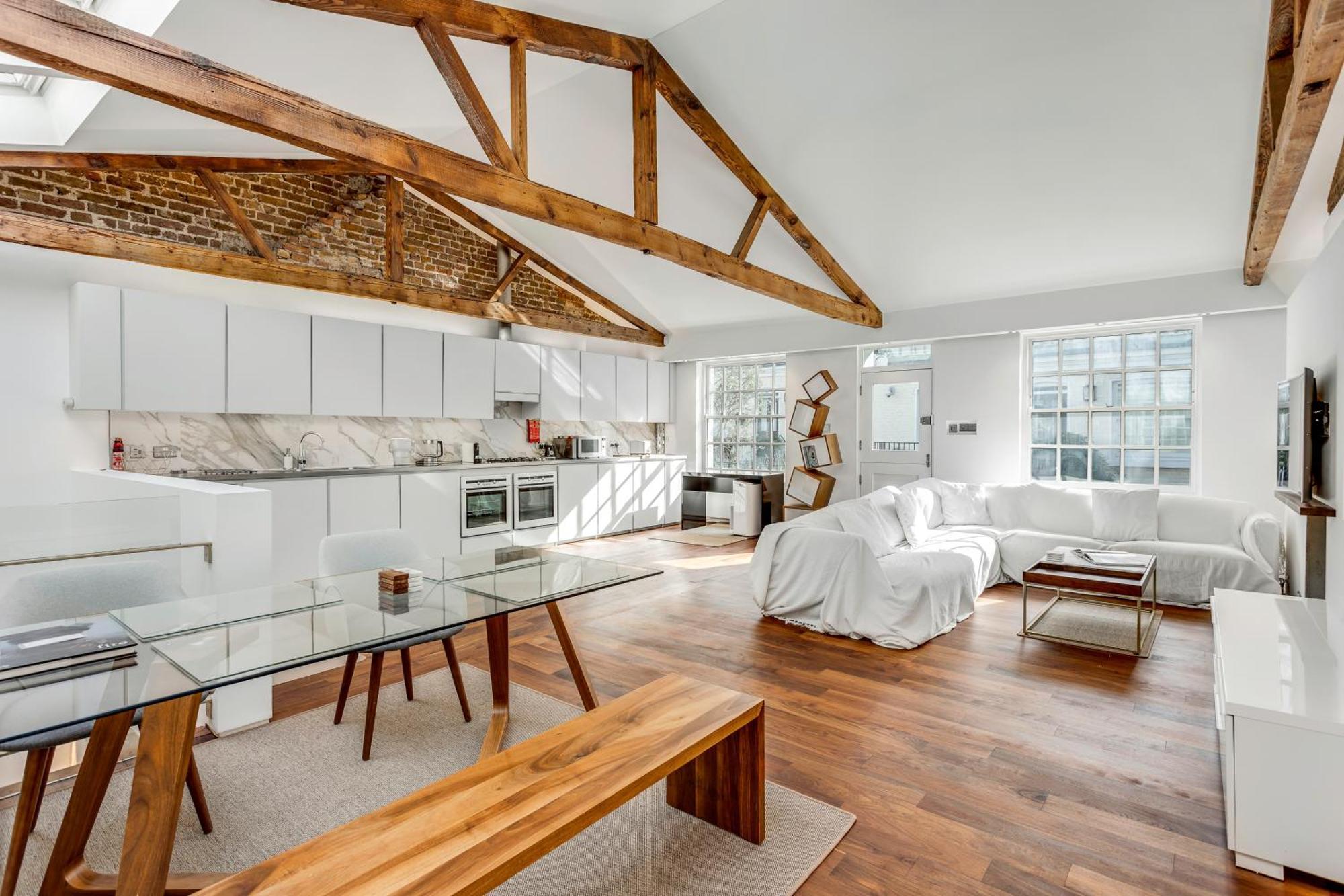 Luxury Loft-style Mews House Holiday home London