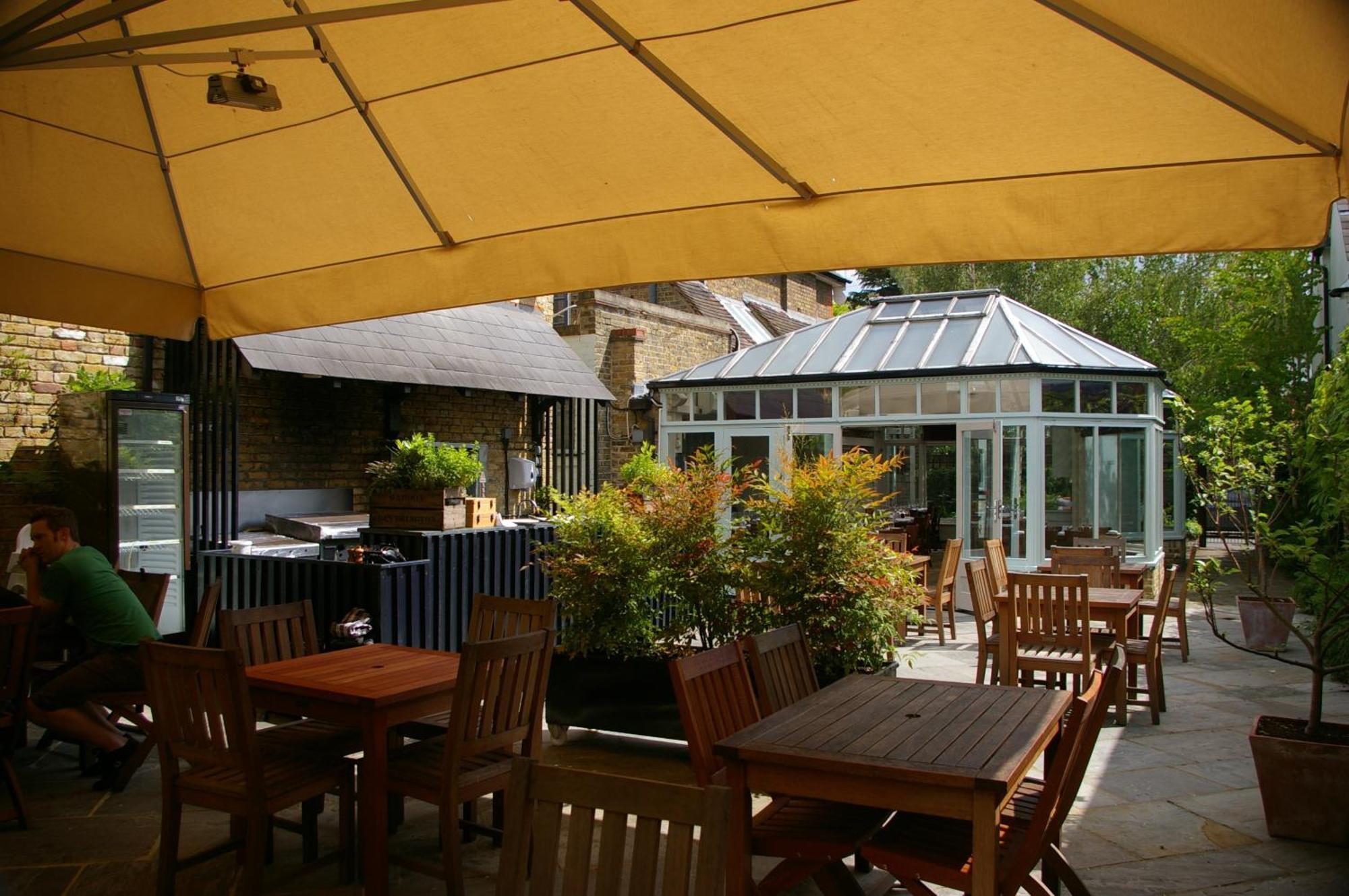 The Victoria 4*