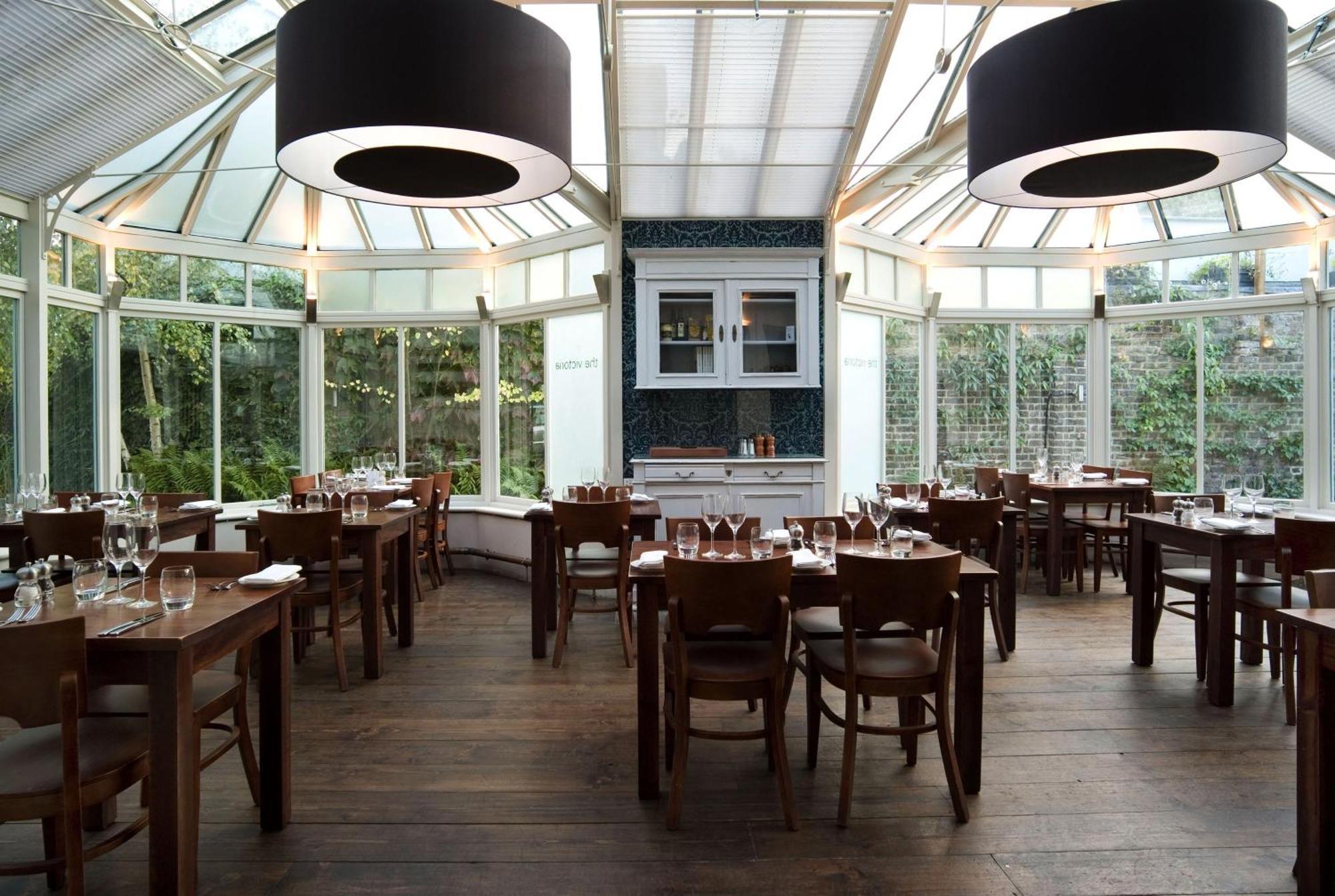 Hotel The Victoria London