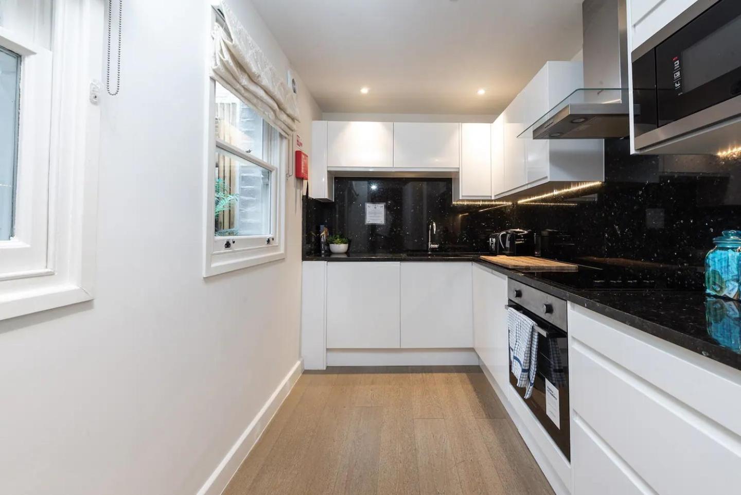 Renovu Premium Homes In Kensington Appartement
