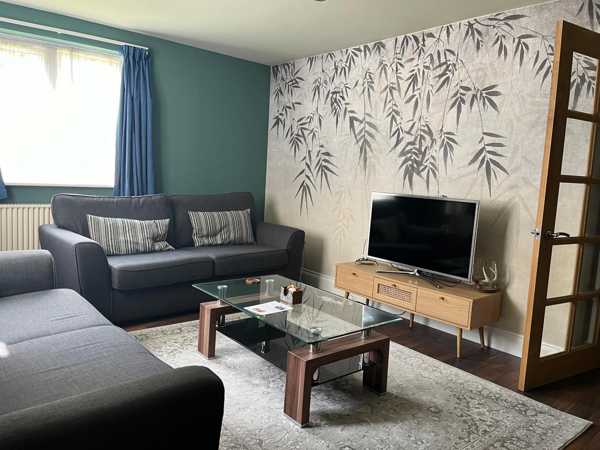 Apartment Comfortable Two Bedroom Modern *