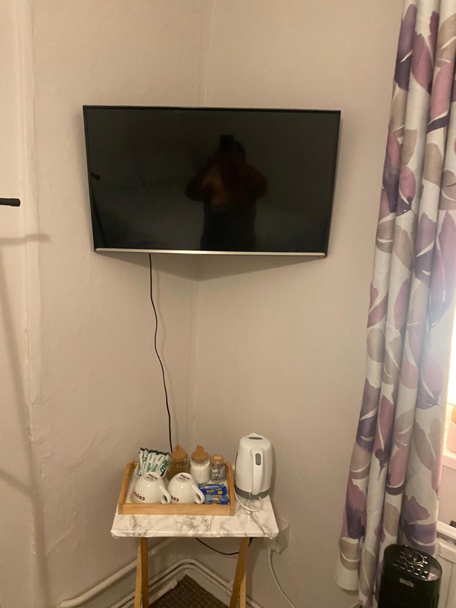 Apartment One Double Bedroom In A Shared