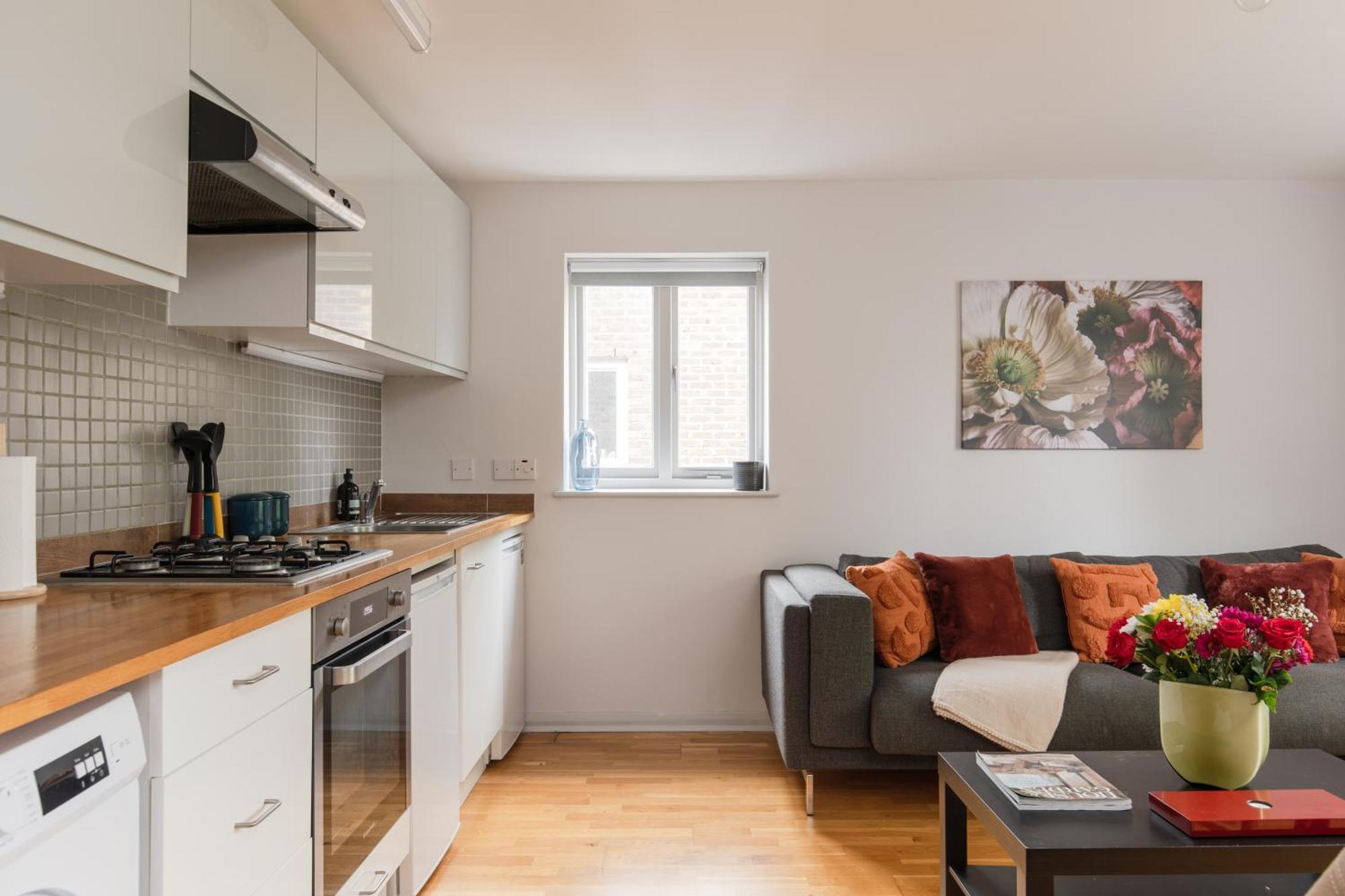 Stunning Flat 5 Min From Station Apartment *