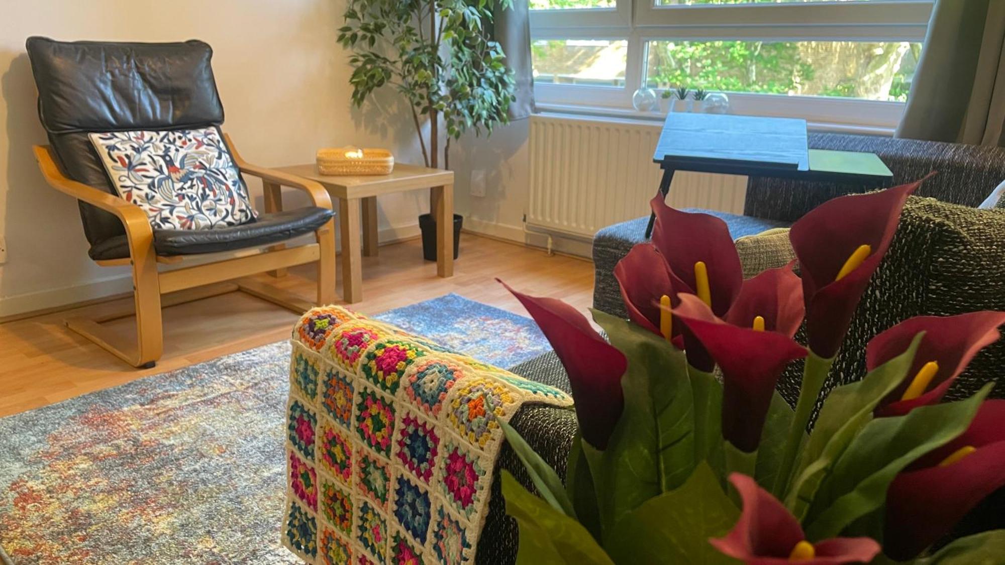 Cosy Flat For 4, Family Friendly, Private Parking, Close To Apartamento Londres