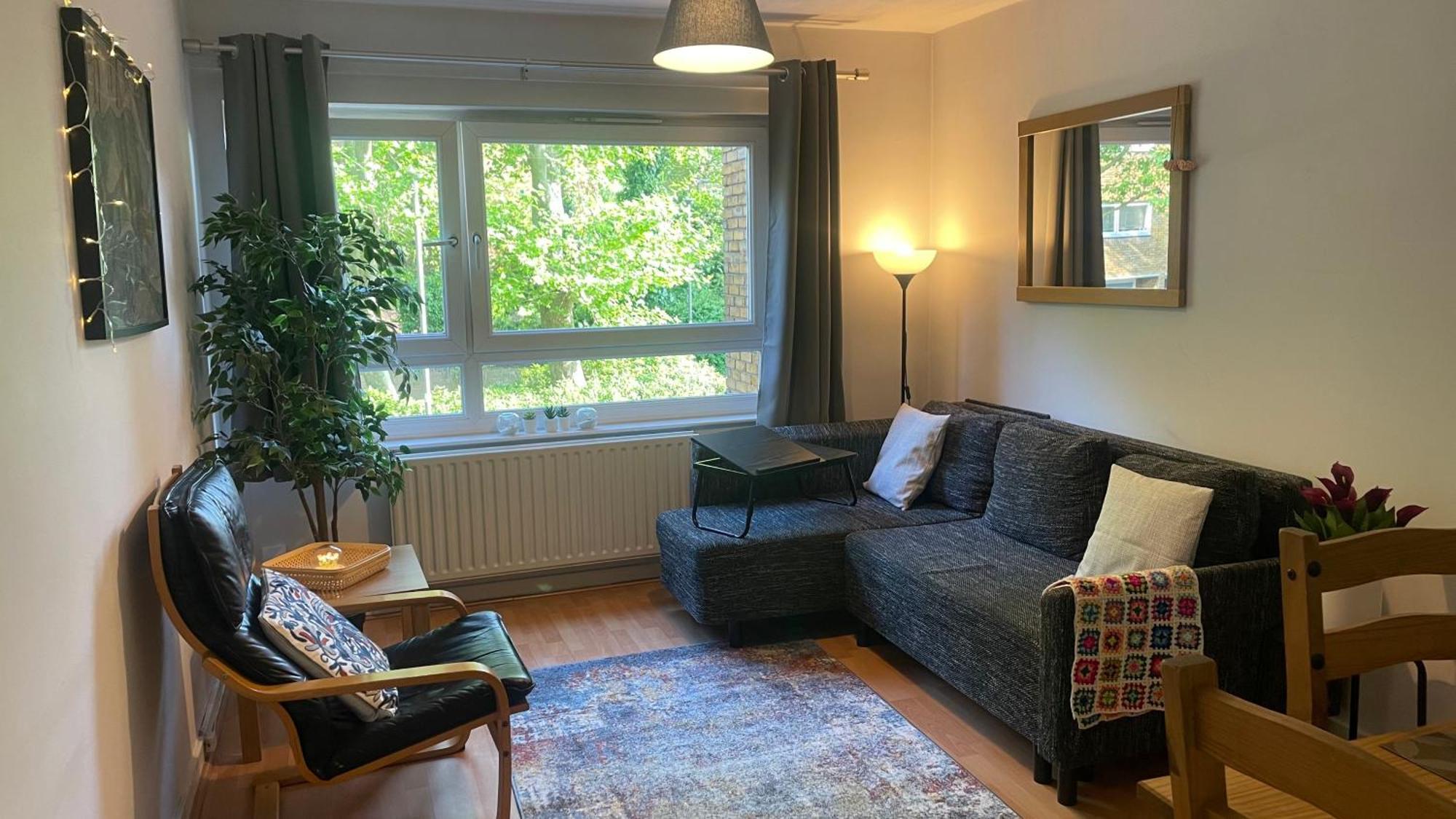 Apartamento Cosy Flat For 4, Family Friendly, Private Parking, Close To *