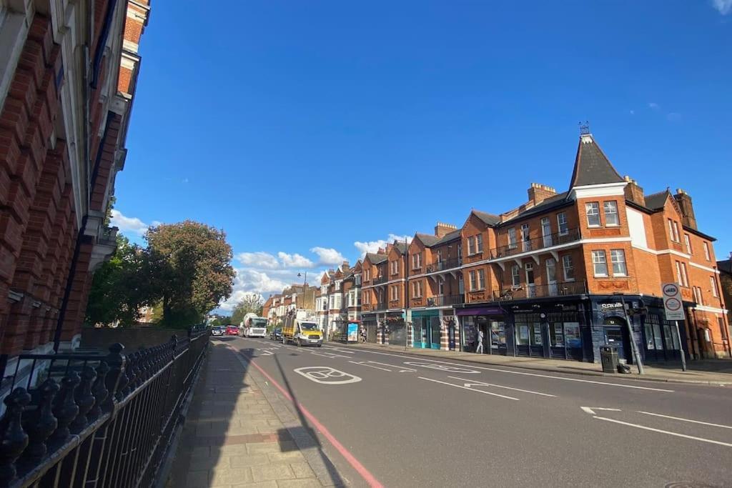 Cosy Flat For 4, Family Friendly, Private Parking, Close To Leilighet *