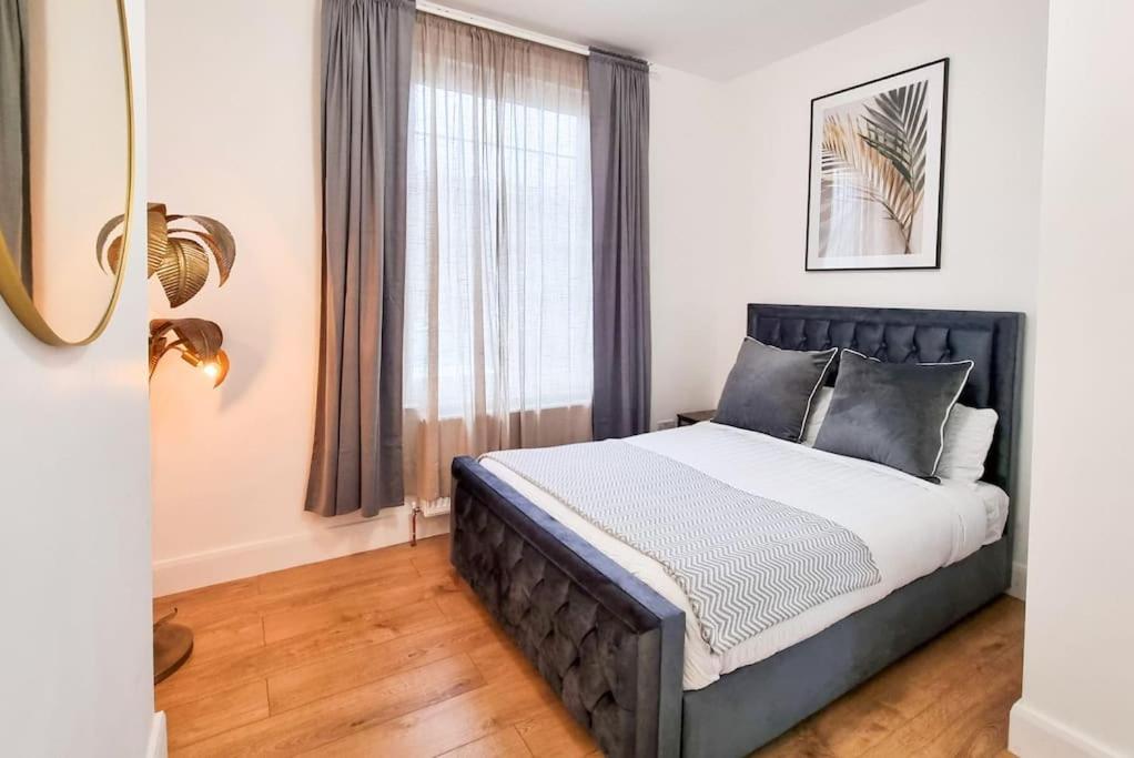 Stylish And Cosy 2 In W Private Parking Apartment *