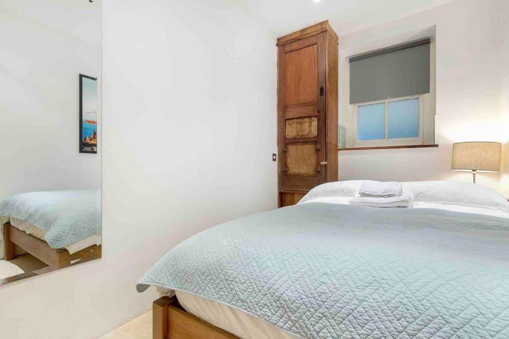 Eclectic Family In The Heart Of Notting Hill