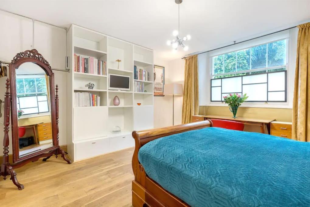 Eclectic Family In The Heart Of Notting Hill