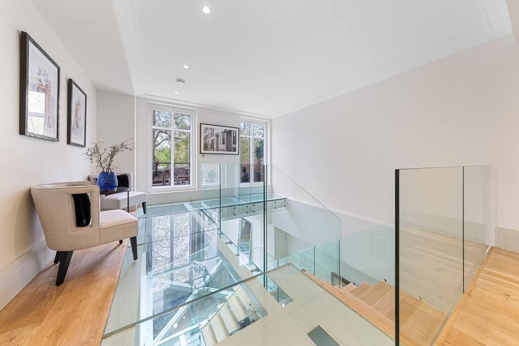 Park Lane Palace- Luxury Sleeps 10 Apartment *
