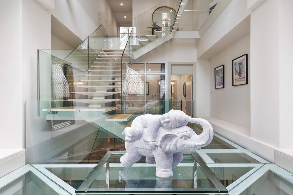 Park Lane Palace- Luxury Sleeps 10 London