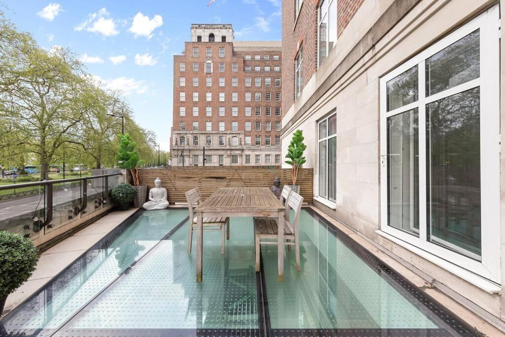 Park Lane Palace- Luxury Sleeps 10 Apartment *