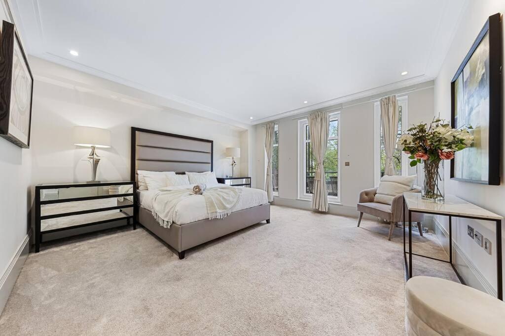 Apartment Park Lane Palace- Luxury Sleeps 10 *