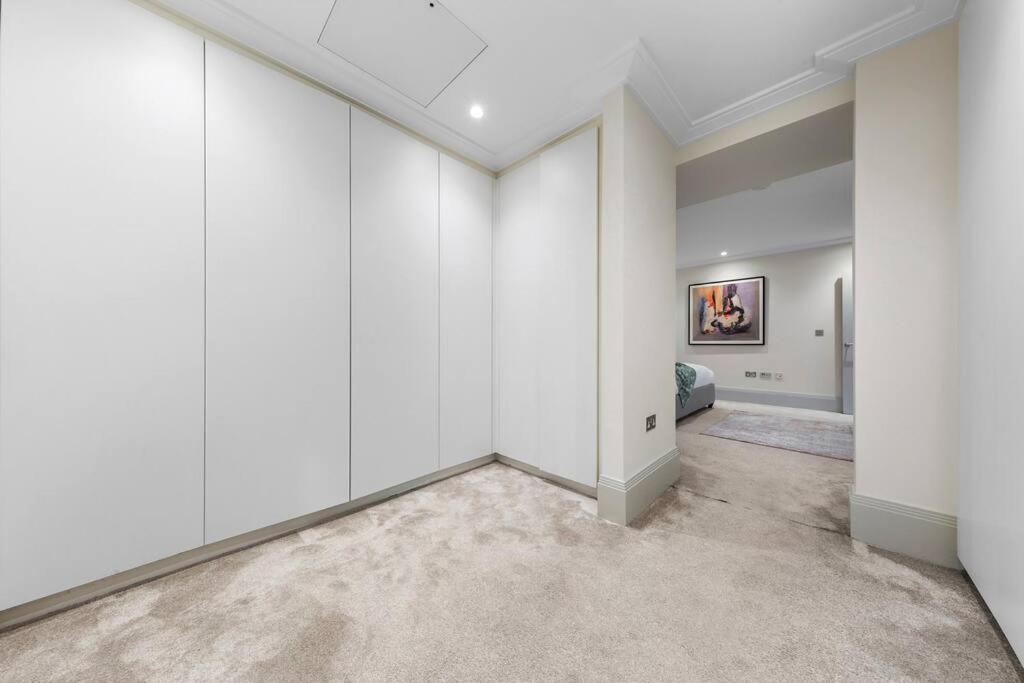 Park Lane Palace- Luxury Sleeps 10 Apartment London