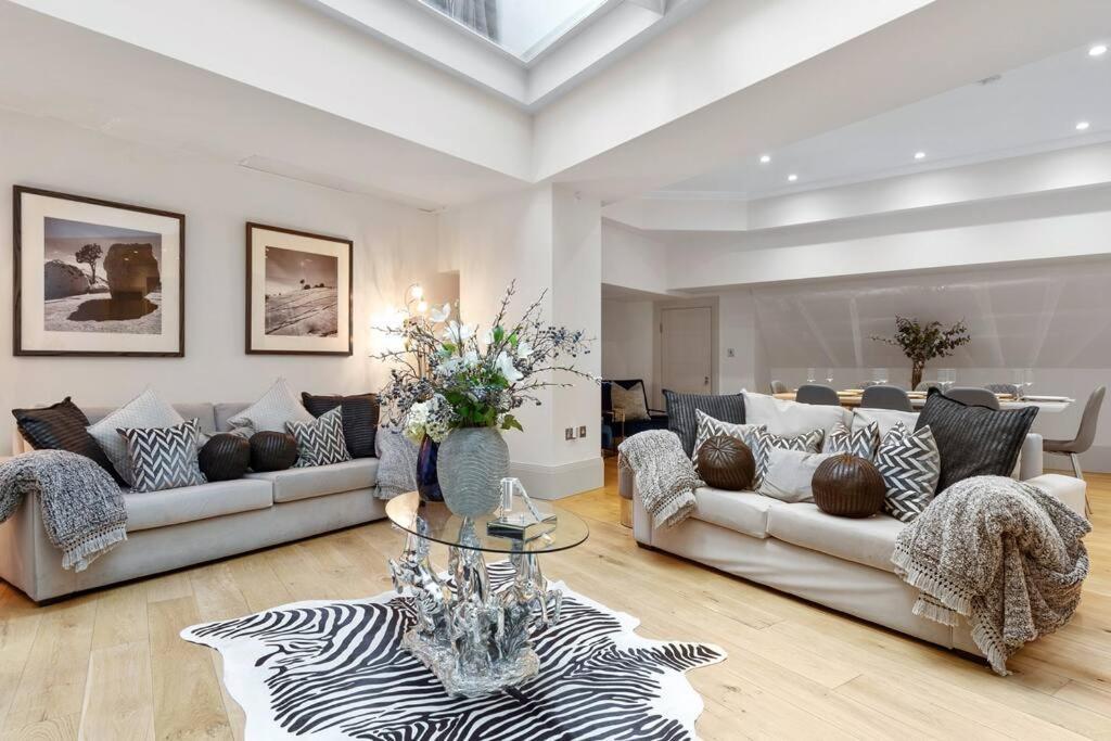 Park Lane Palace- Luxury Sleeps 10 Apartment *