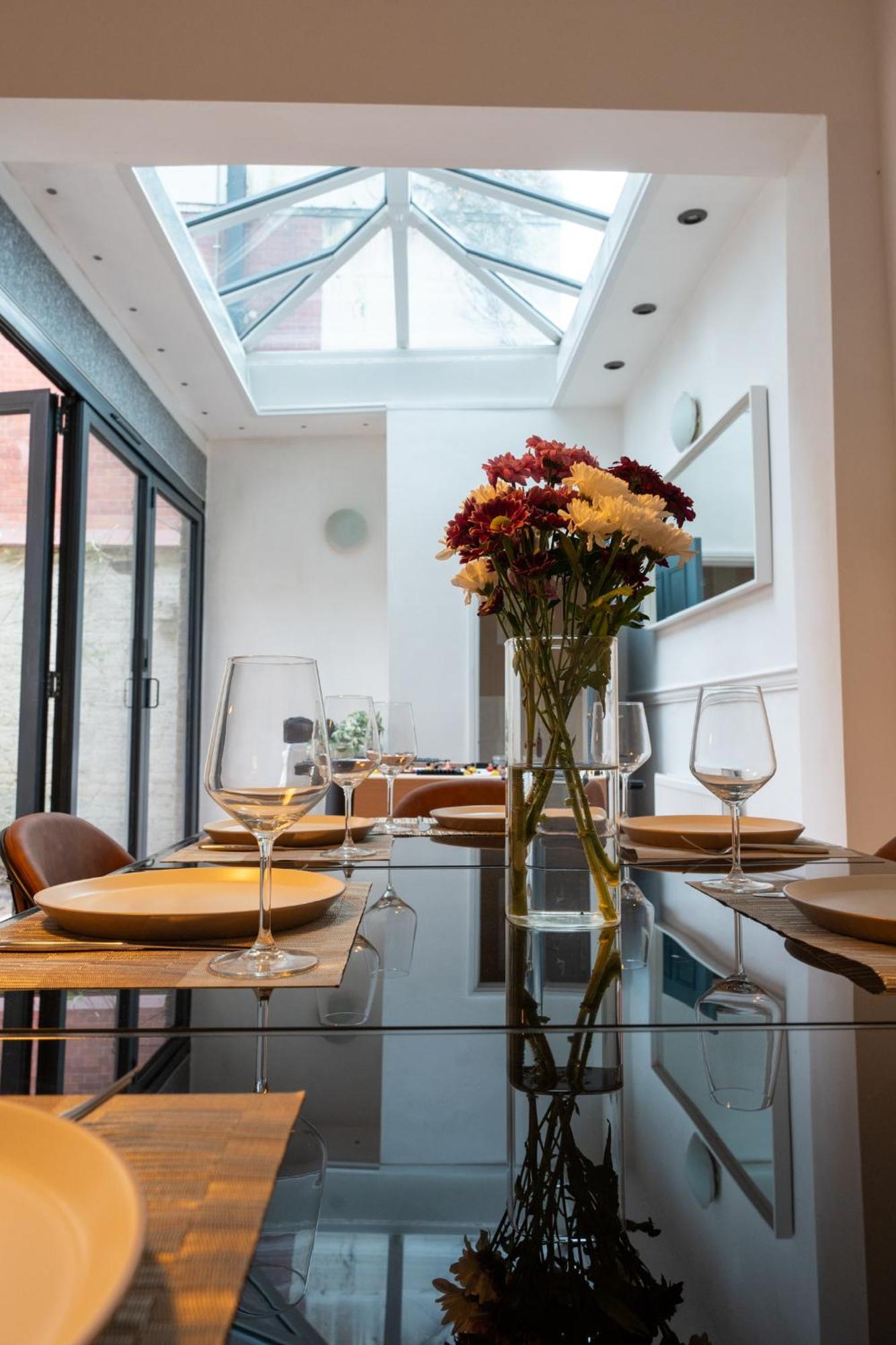 Chiswick 4 Bed Victorian Townhouse Minutes To Tube * London