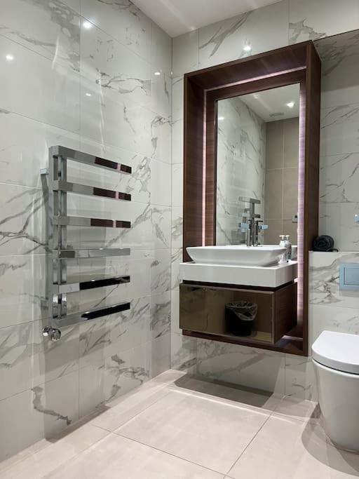 Leilighet Stunning 1br Luxury City London
