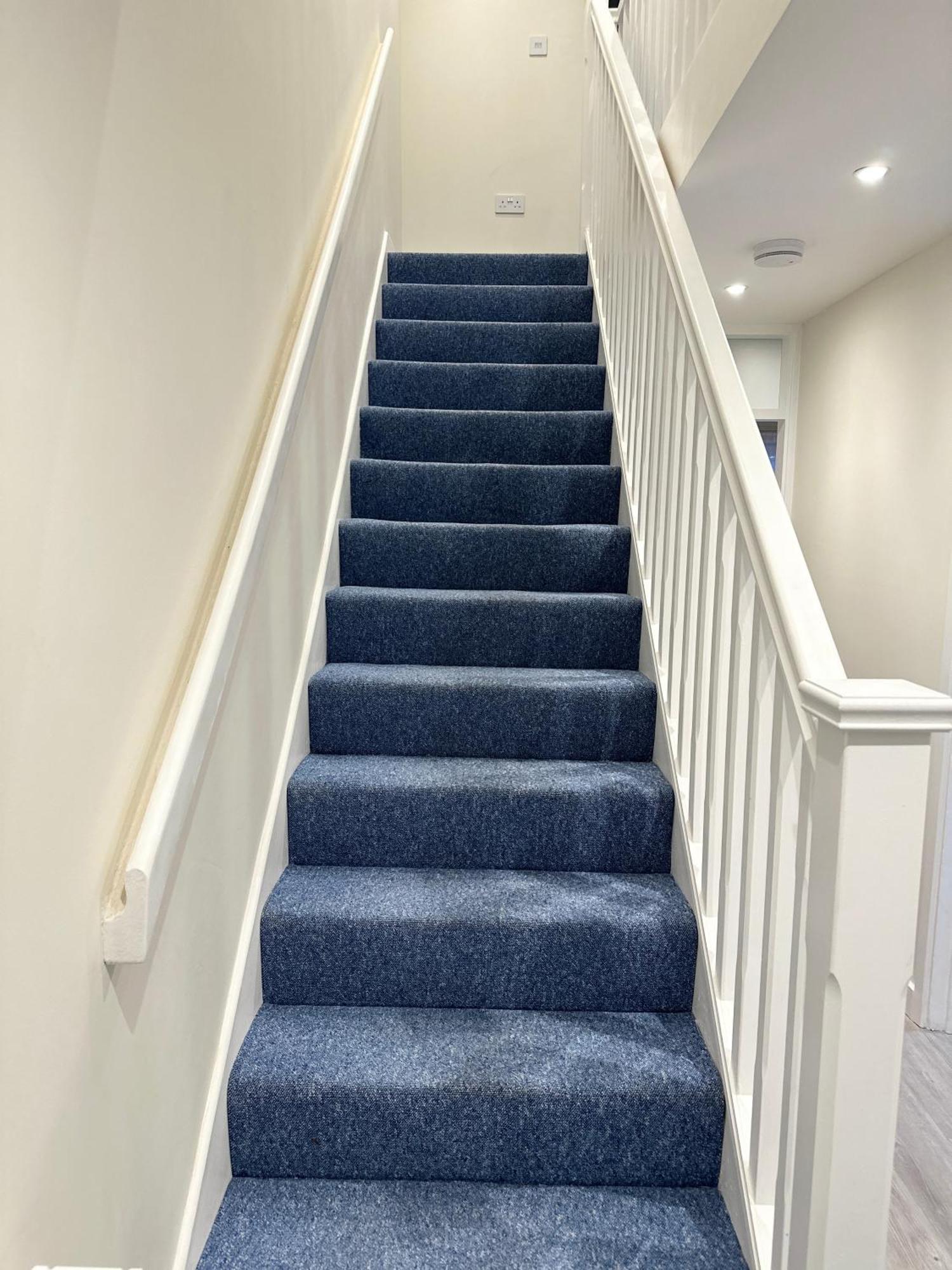 Newly Renovated Bedrooms Near Train And Bus Station Londres