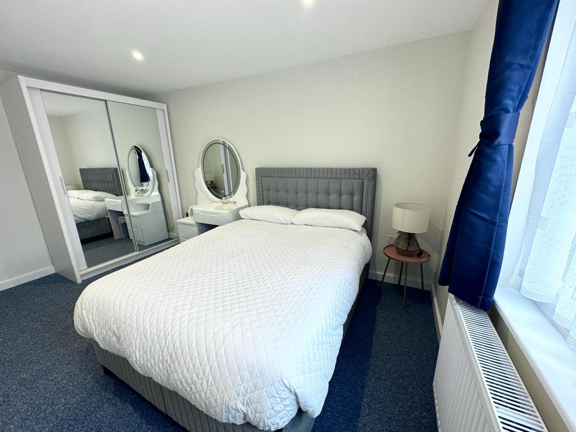 Newly Renovated Bedrooms Near Train And Bus Station Apartamento