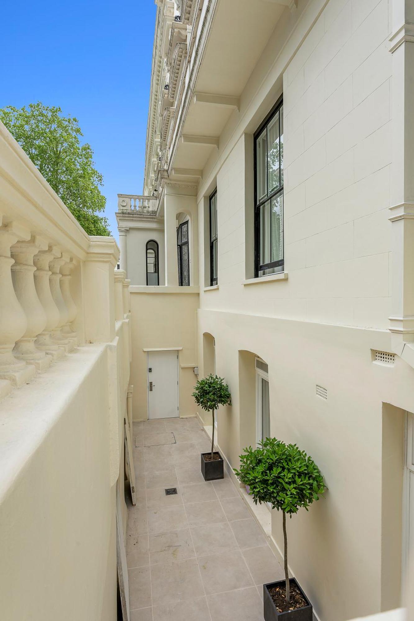 Cleveland Residences Paddington Apartment *